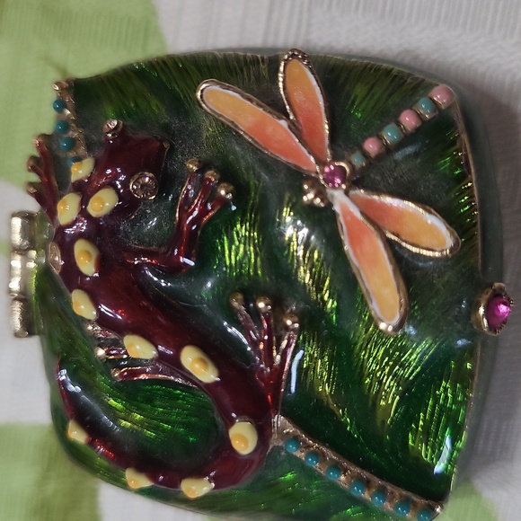 Monet Enamel Trinket Box with Lizard and Dragonfly - Picture 4 of 4